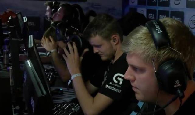 社媒上不断 社媒上不断