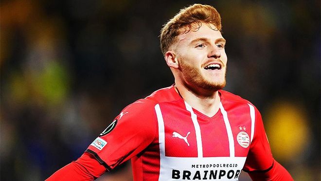 中场持球创 中场持球创